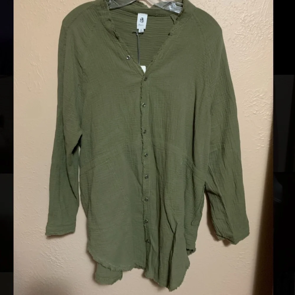 Cotton Pocketed Button Down Tunic - Picture 7 of 7